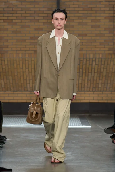 Look 52
